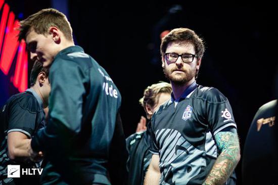 2025年广州市足球联赛与穗港澳邀请赛盛大开幕