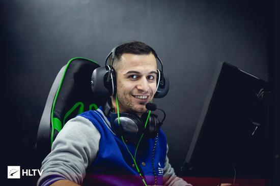 台风影响下LPL比赛延期 粉丝反应热烈引发热议